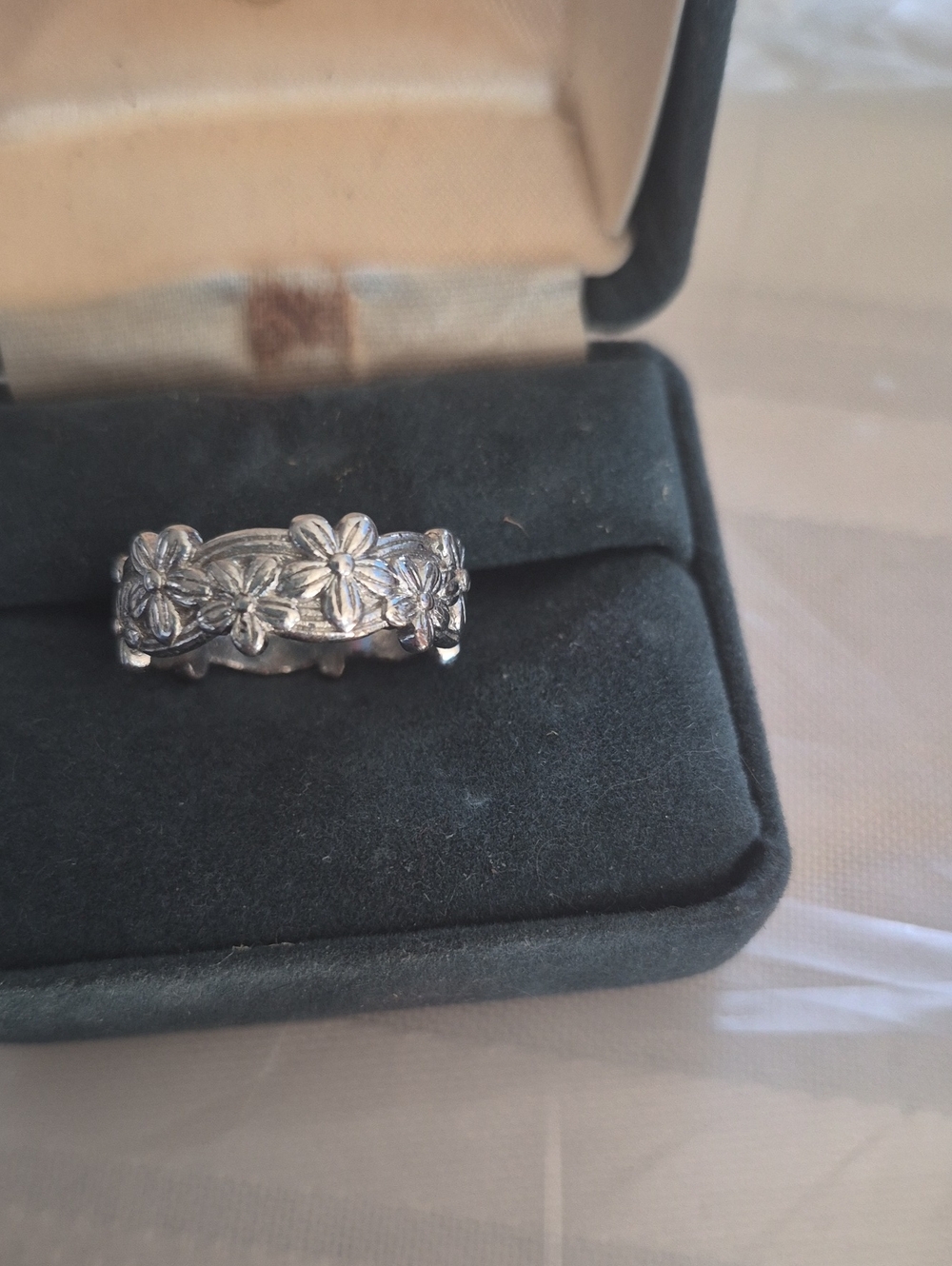 Sterling Silver flower ring sz 8